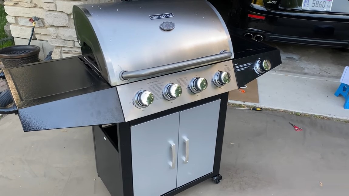 MASTER COOK 4-Burner Outdoor Propane Grills Features